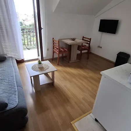 B With Balcony Garden & Sea View Διαμέρισμα Seget Vranjica