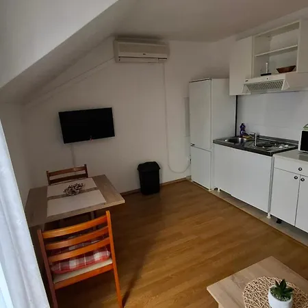 Διαμέρισμα B With Balcony Garden & Sea View Seget Vranjica