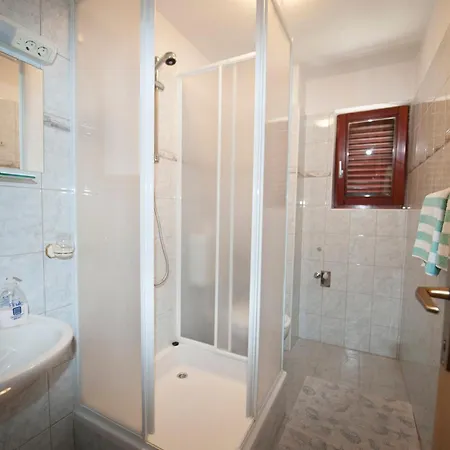 Διαμέρισμα B With Balcony Garden & Sea View
