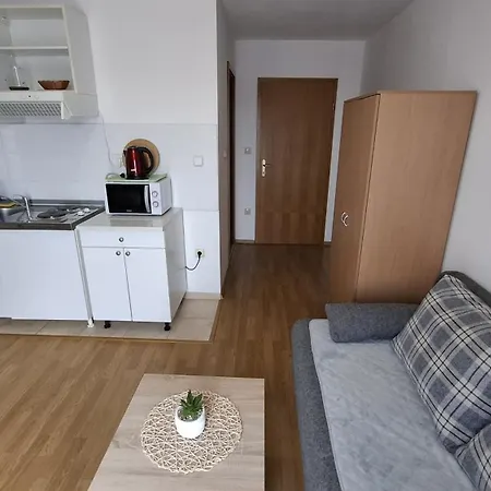 B With Balcony Garden & Sea View Seget Vranjica