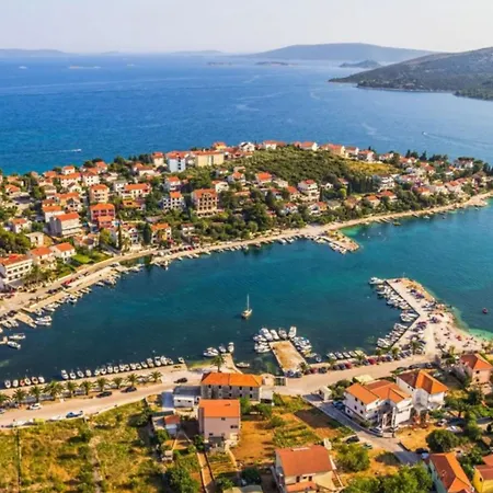 B With Balcony Garden & Sea View