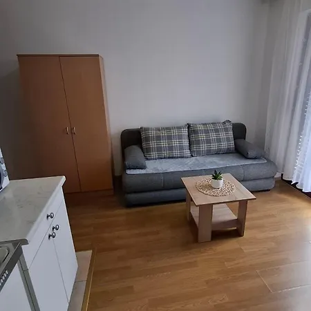 B With Balcony Garden & Sea View * سيغيت فغانييتْسا