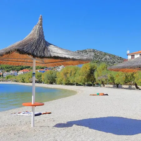 شقة B With Balcony Garden & Sea View