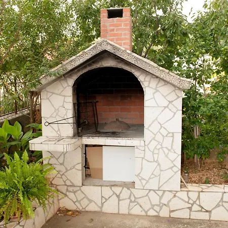 B With Balcony Garden & Sea View