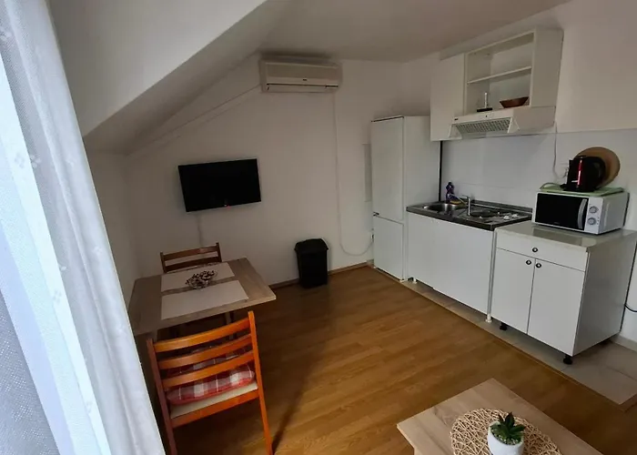 Apartamento B With Balcony Garden & Sea View Seget Vranjica
